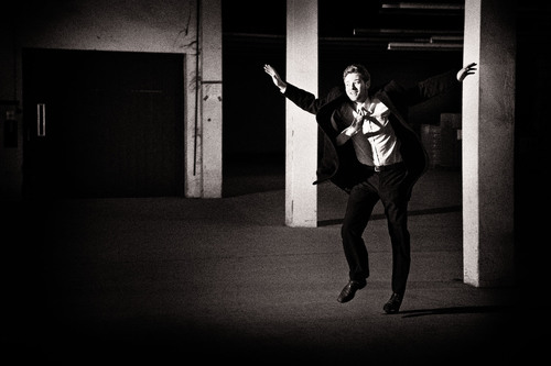 Venns-running_away-001